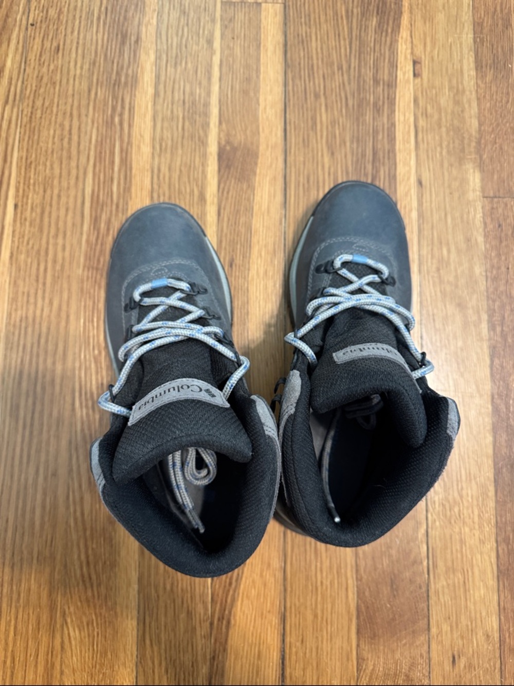 Columbia Dark Gray Outdoor Hiking Boots with Light Gray Accents - Picture 2 of 5